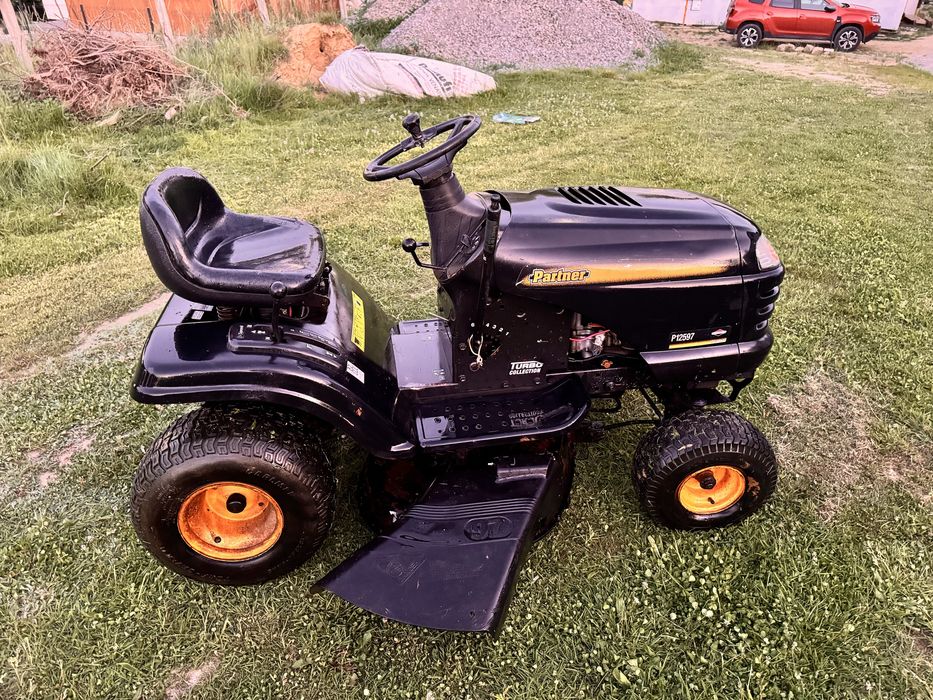 Traktorek Husqvarna Partner P 12597