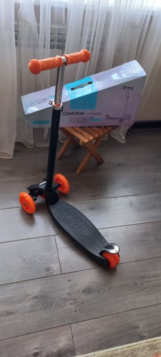 Дитячий самокат  MaxxPro Kids
