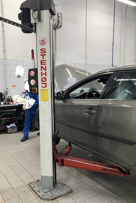 Podnośnik dwukolumnowy  stenhoj śrubowy  3200 maestro