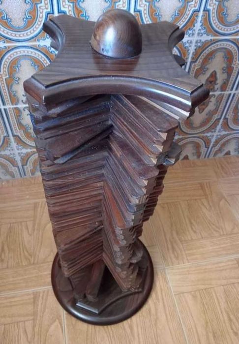 Porta CD´s e DVD´s em madeira de castanheiro-