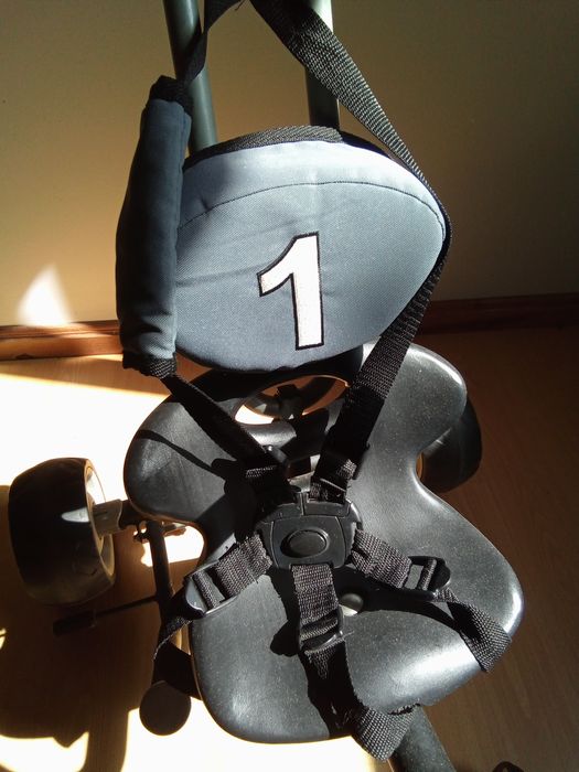 Triciclo com guiador