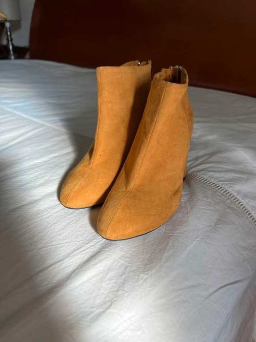 Botas amarelo torrado
