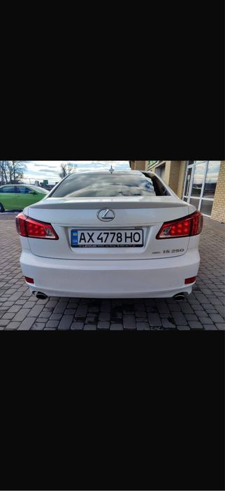 Lexus is250 awd (2012)