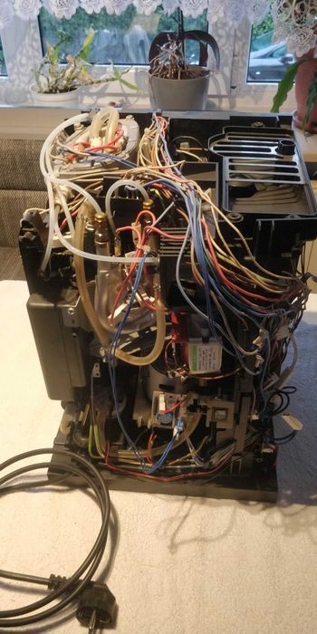 Delonghi esam 6900 część kadłubek grzałki winda pompa młynek co na zdj