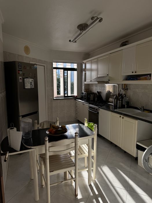 Quarto para arrendar em Almada