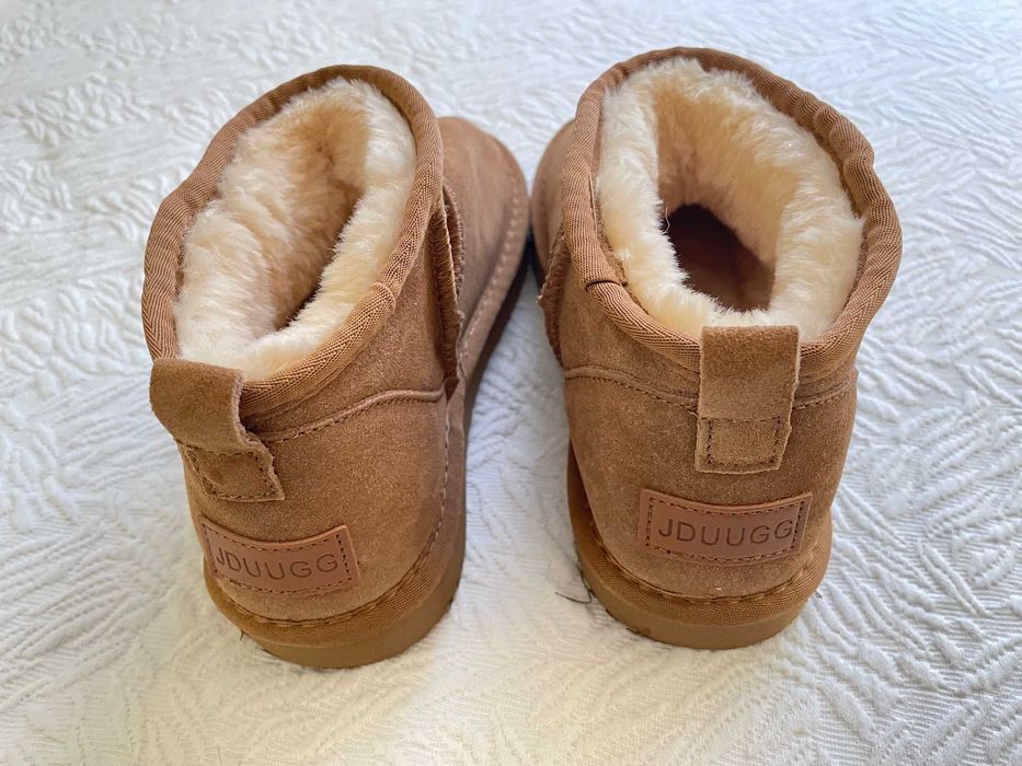 Botins de Camurça e Pelo estilo UGG Tam. 37 Novo sem Uso