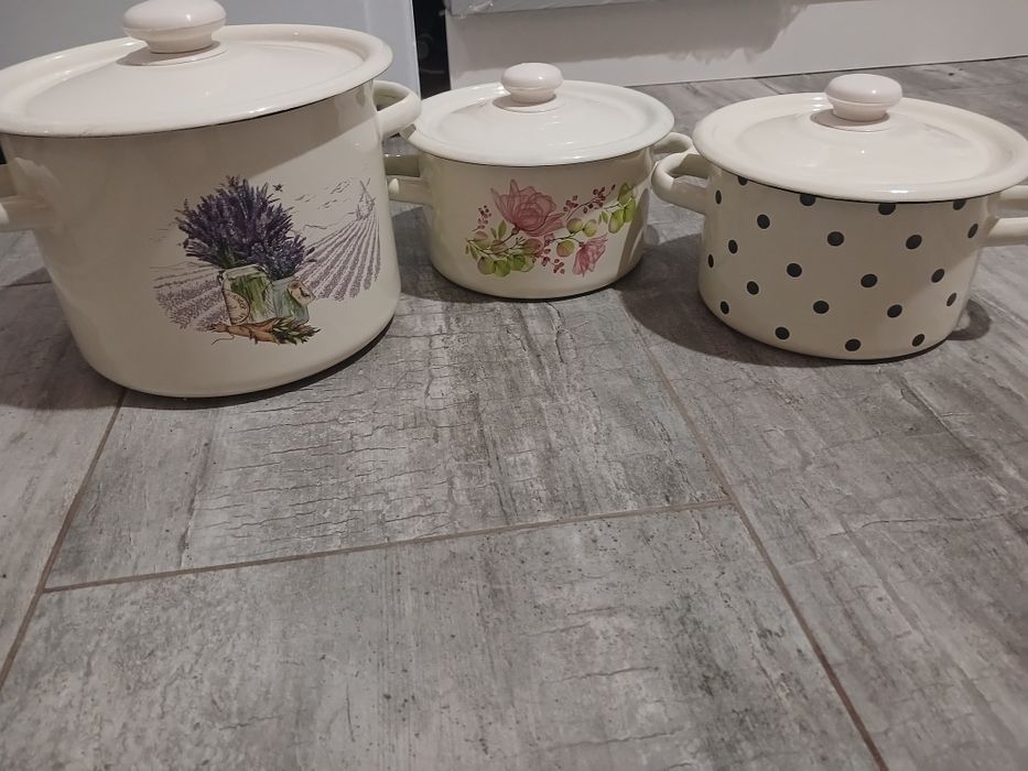 Кастрюли ємаль на 2 литра и 4,5 литра