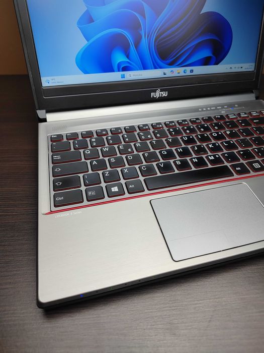 LAPTOP | Fujitsu LifeBook E736 | i5-6200U | 8GB | 128SSD | Win11