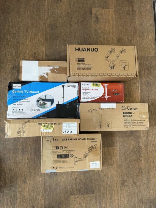 Кріплення/кронштейни для монітора,телевізора, проєктора