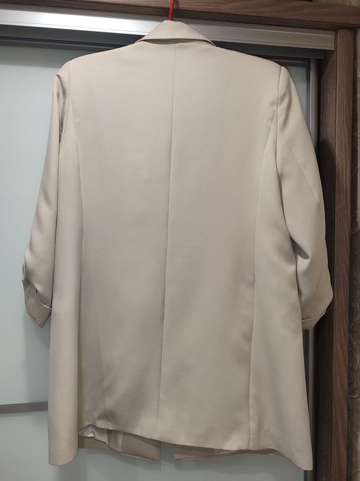 Піджак стильний бежевий