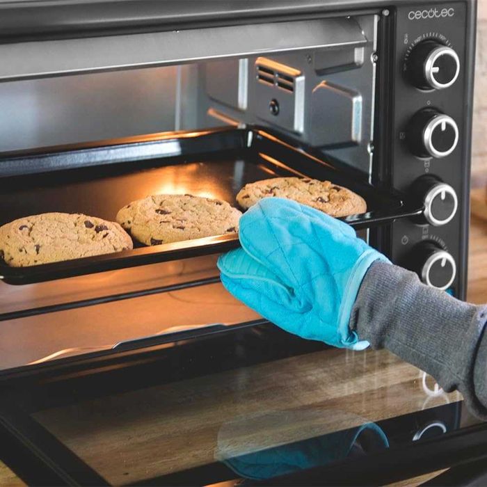 Cecotec Bake&Toast 4600 Black 2000W,wielofunkcyjny piekarnik z rożnem