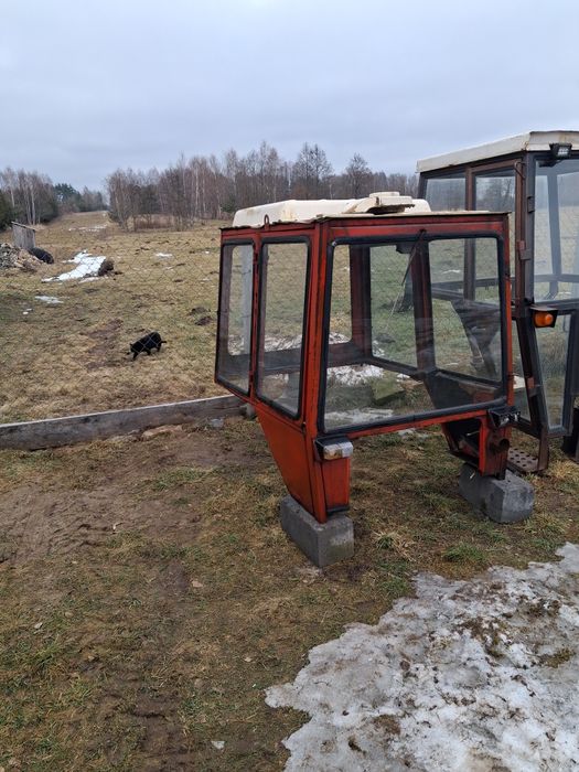 Kabina do c360 i 330 do T 25  ciągnika  Firmy. Naglak Sokółka Polecam