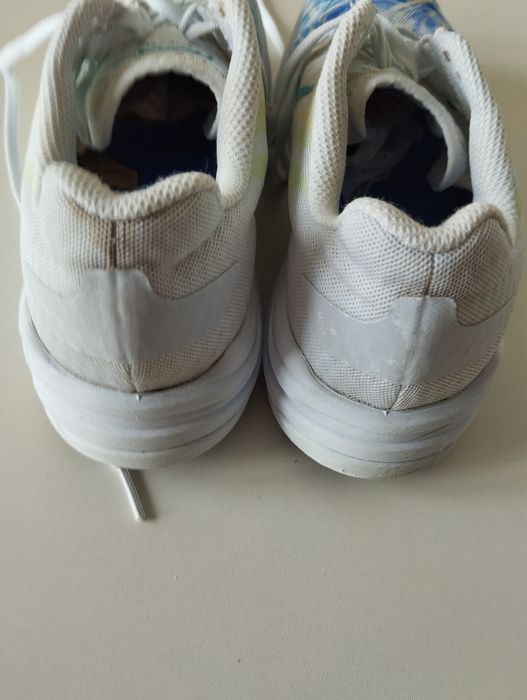 HOKA бігові кросівки 39,5 р оригінал