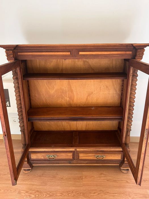 Conjunto de mobiliário vintage estilo neo-renascença em madeira maciça