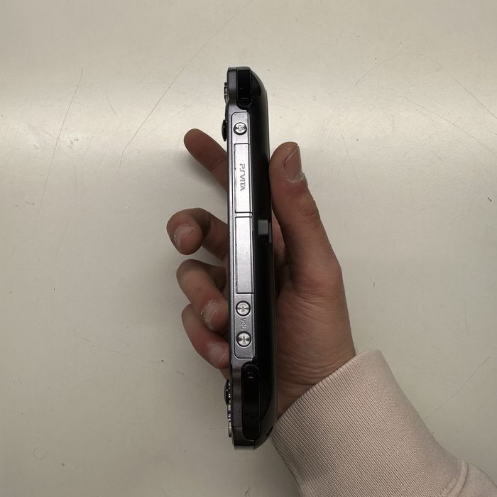 Psvita fat 1000 (Modded, 4Gb) + carregador original