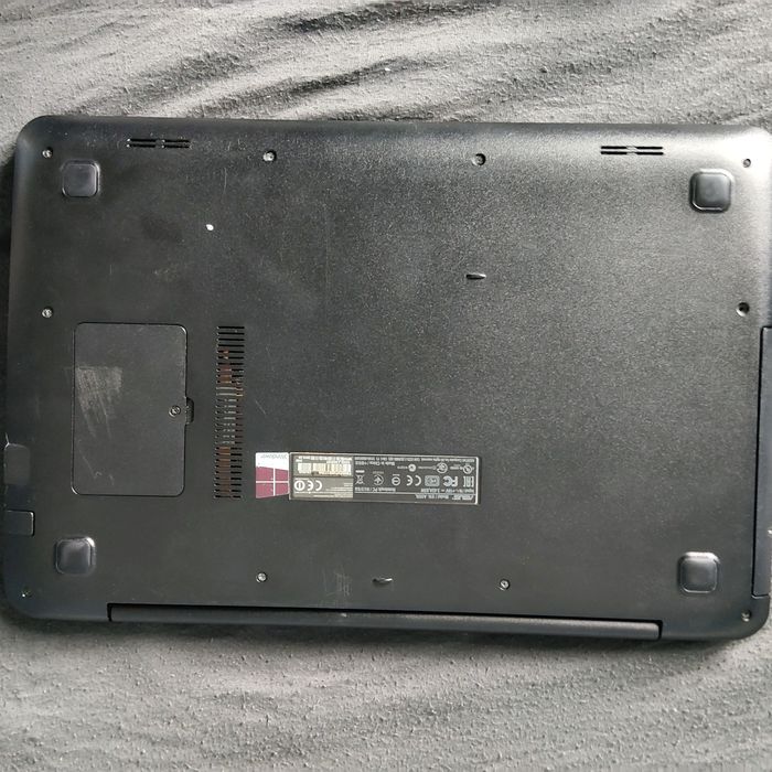 Asus A555L I7 5500U SSD opis