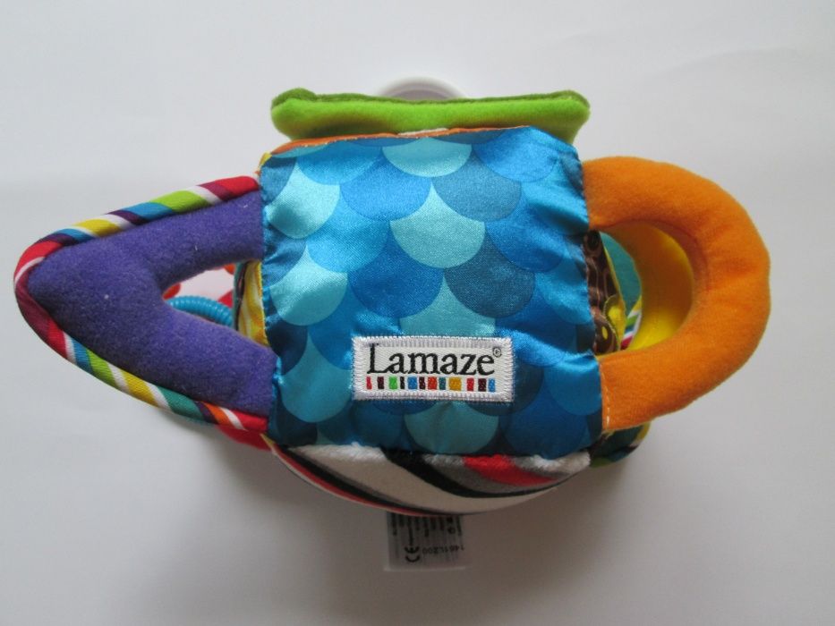 Lamaze подвеска Активный Куб, шуршалка, погремушка