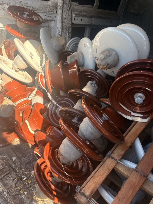 Isoladores Eletricos em Porcelana