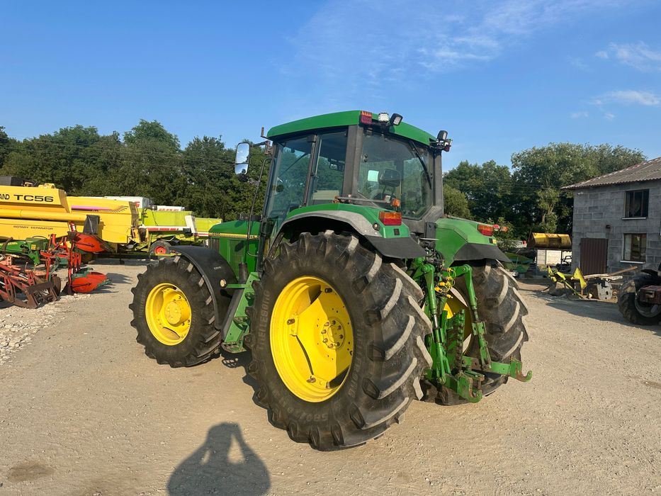 John Deere 6900