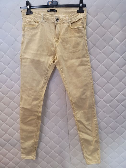 Spodnie damskie Bershka M