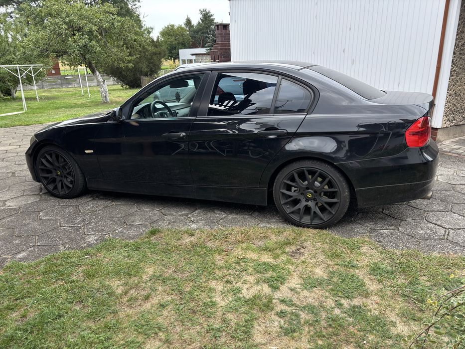 BMW E90 320i 2005