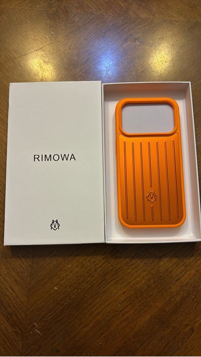 Capa laranja 17 pro