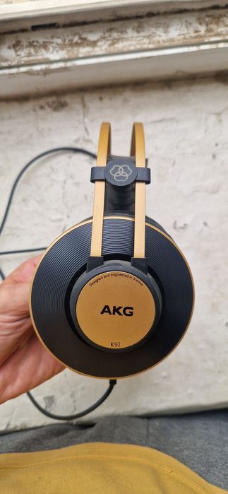 Наушники АКГ К92