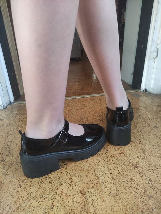 Buty damskie lakierki