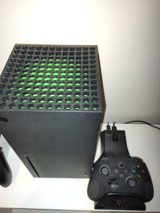 Konsolą XSX w idealnym stanie.