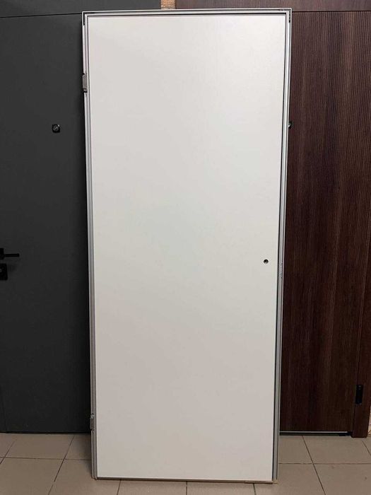 Міжкімнатні двері. Двері прихованого монтажу інсайд 80