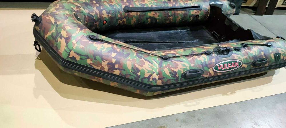 Моторний човен "vulkan 310"