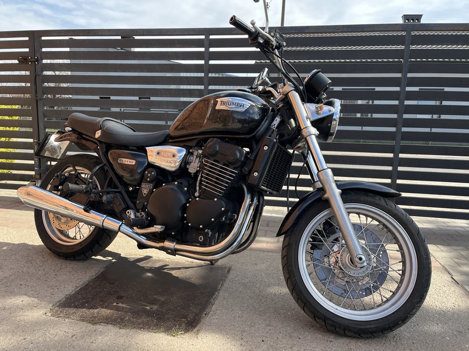 Triumph Legend TT 900