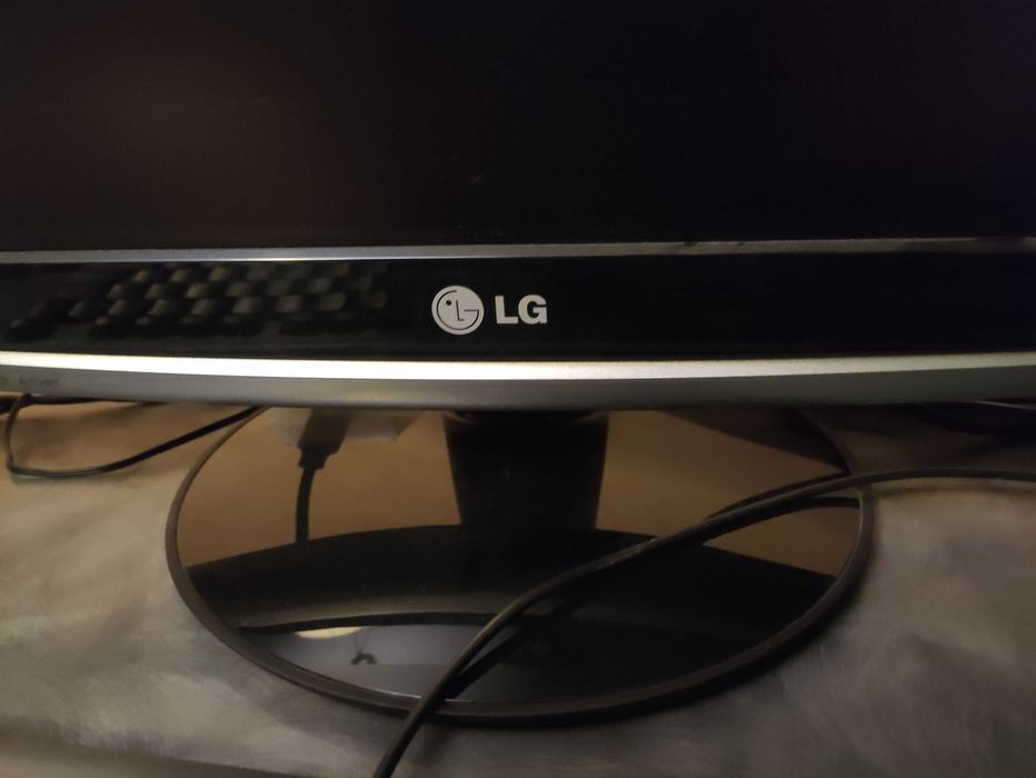 Komputer stacjonarny - pełny zestaw. Wszystko działa.