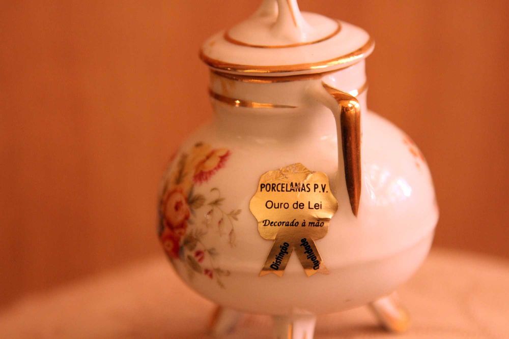 Peça em porcelana PV Porto de Mós