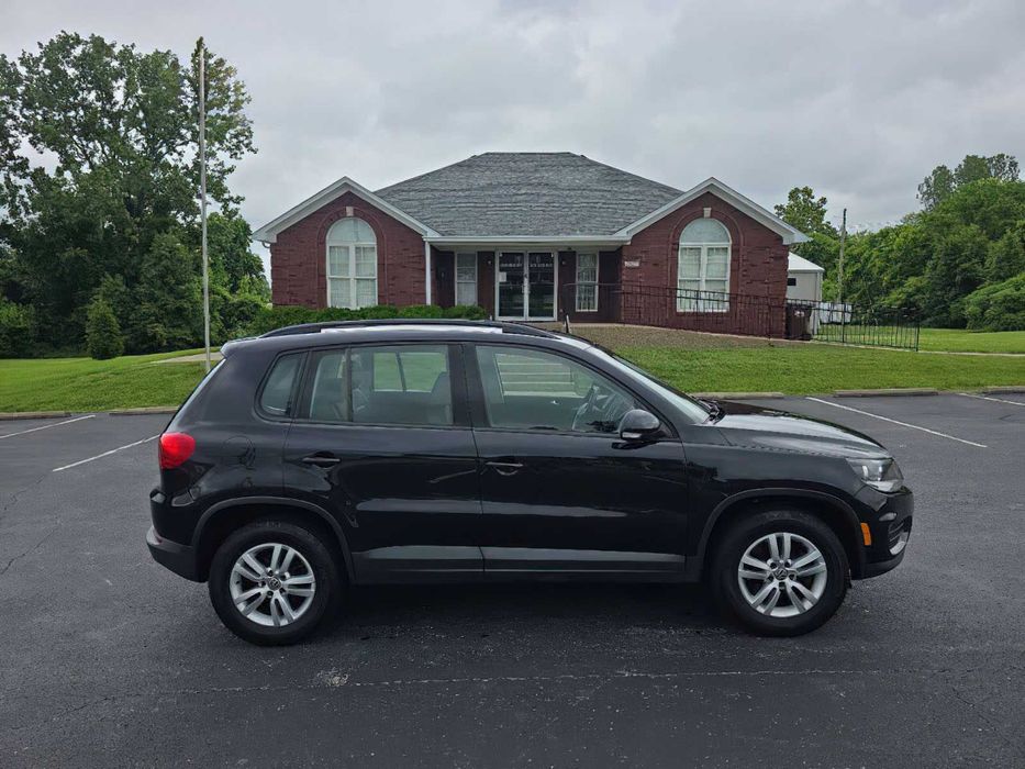 Volkswagen Tiguan S 4Motion      2016