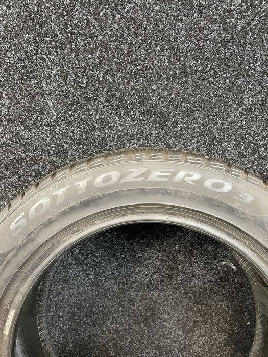 Продам Б/У шини Pirelli 225/55R17 SottoZero 3
