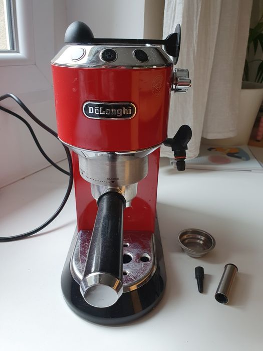 Ekspres do kawy kolbowy DeLonghi