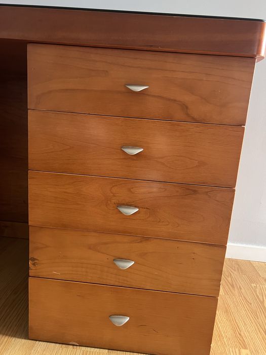 Secretária em madeira maciça -