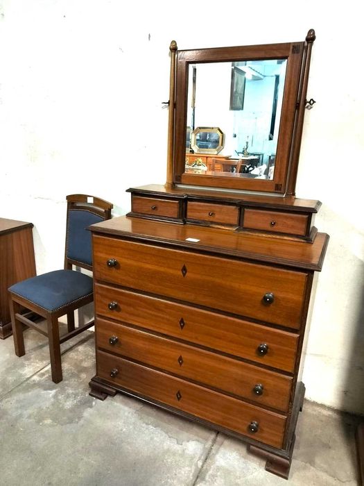 Quarto Solteiro com cama Dupla - Madeira de Mogno / Estilo em Barco