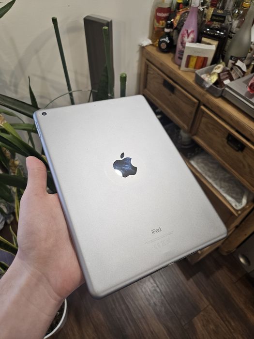 Apple iPad 6 generacji | Stan bardzo dobry | Touch ID nie działa
