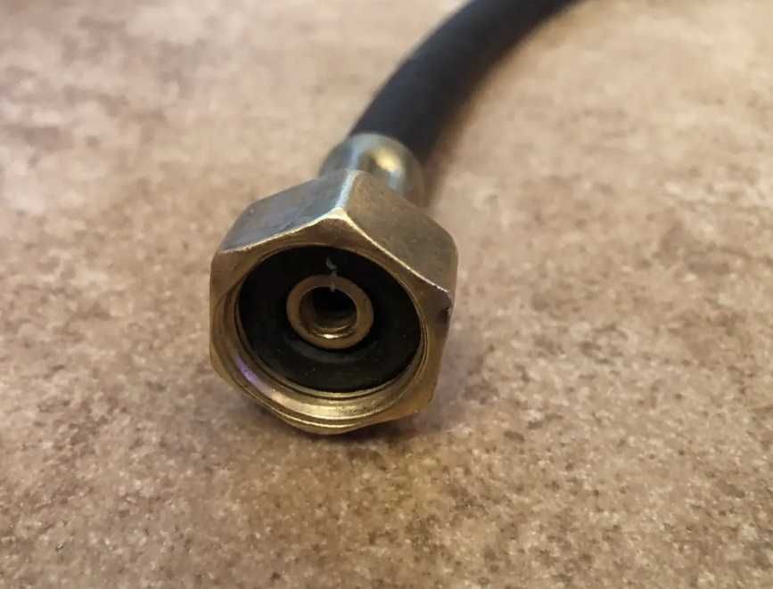 Переходник для заправки цанговых баллонов 220 грамм с шлангом