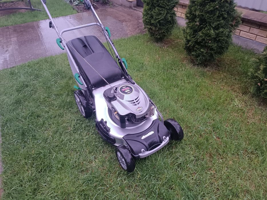 Газонокосарка самохідна з двигуном Briggs & Stratton