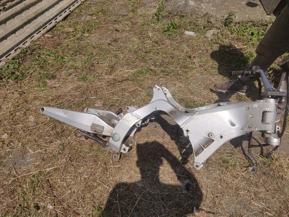 Рама Yamaha FJR 1300 2004 рік