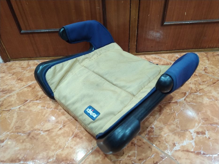 Banco auto elevatório para criança dos 15 aos 36 kg  carro casa quarto