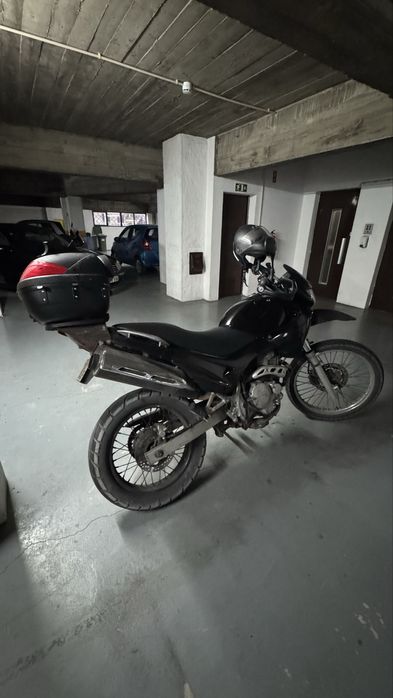 Honda NX4 Falcon 400cc (2004) - Preta