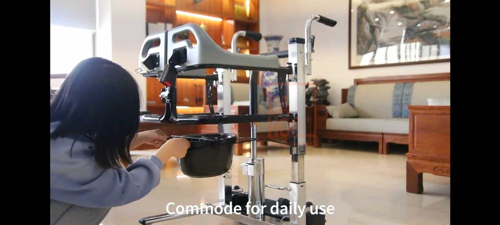 Крісло підйомник для догляду за інвалідом