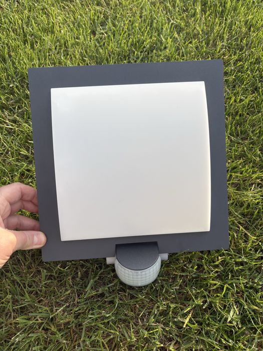 Lampa zewnętrzna z czujnikiem ruchu i zmierzchu Steinel