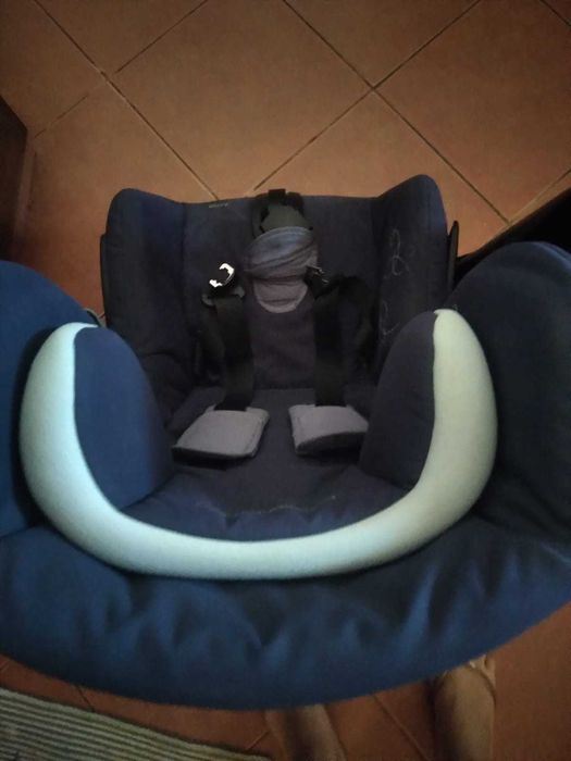 Cadeira Auto rotativa Bebeconfort Axiss bom estado