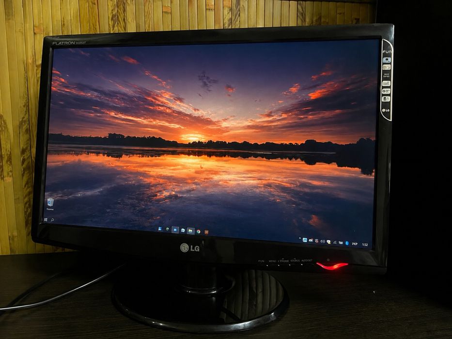 Монітор  LG Flatron W2243T-PF
