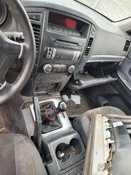 Запчасти разборка авторазборка mitsubishi pajero вагон 4  Паджеро 4